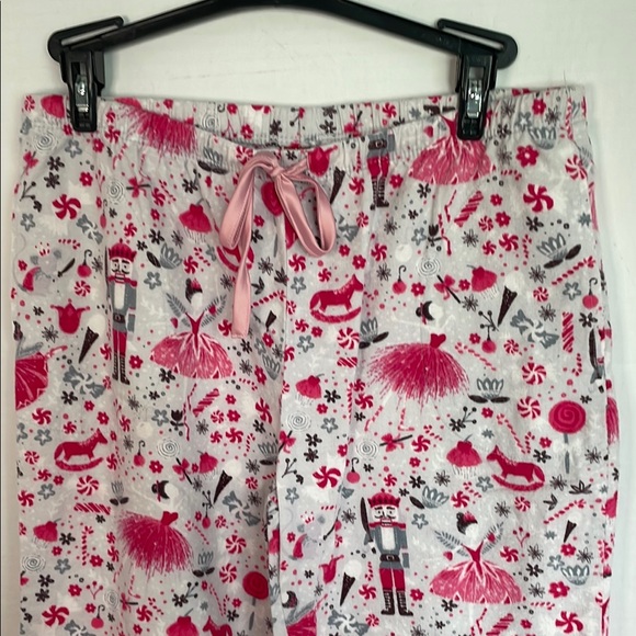 Target Nutcracker 2piece flannel pajamas ladies size XS - Picture 7 of 16